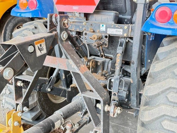 2017-new-holland-boomer-35-image-3