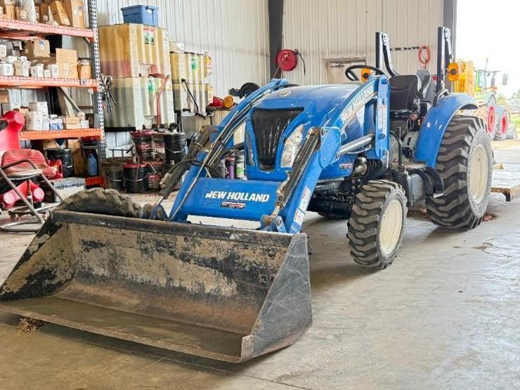 2017-new-holland-boomer-35-image-1
