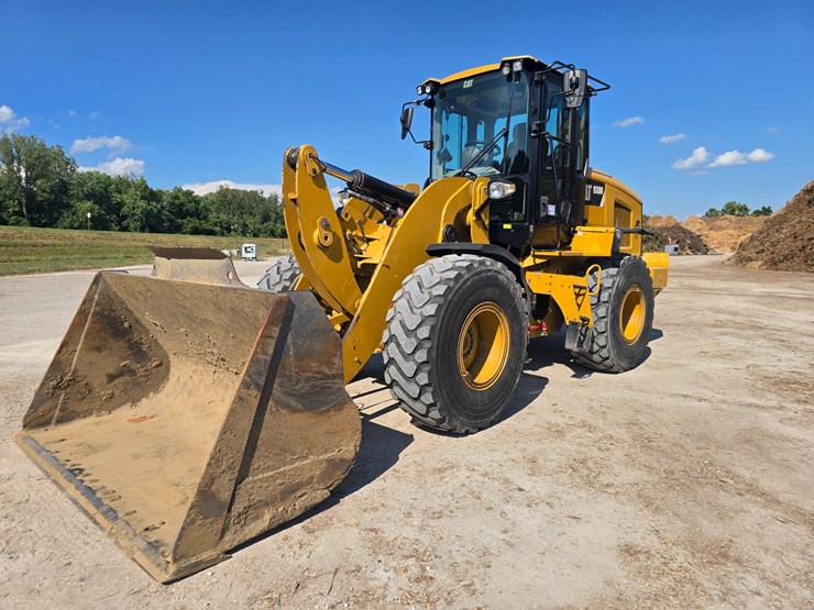 2016-caterpillar-930m-image-5