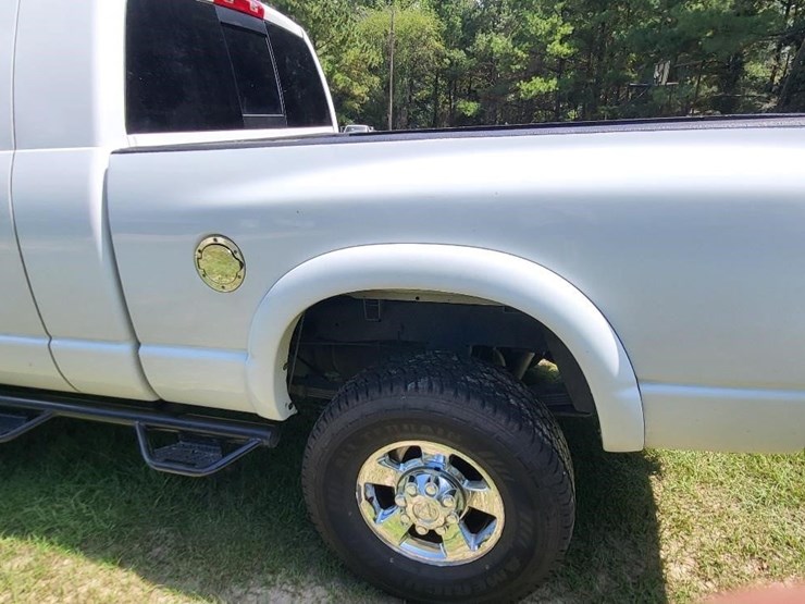 2008-dodge-2500-image-17