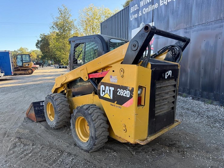 2014-caterpillar-262d-image-2