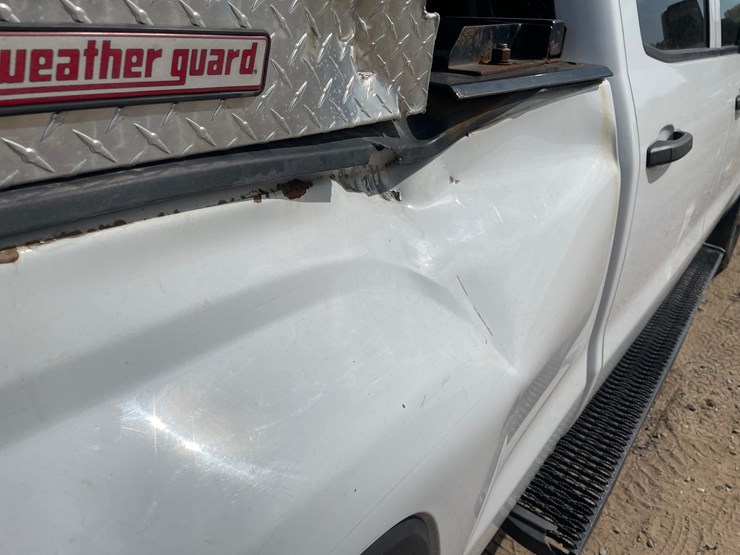 #1472-•-2019-gmc-sierra-pickup-truck-(has-mn-title)-image-23