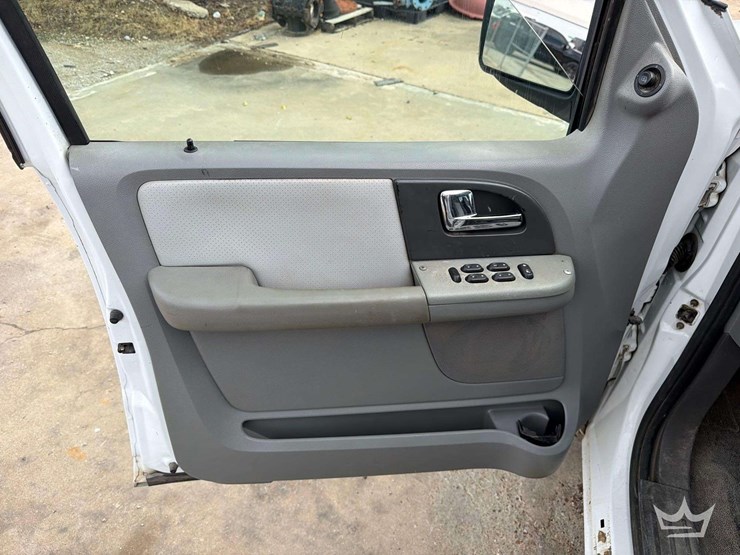 2006-ford-expedition-image-22