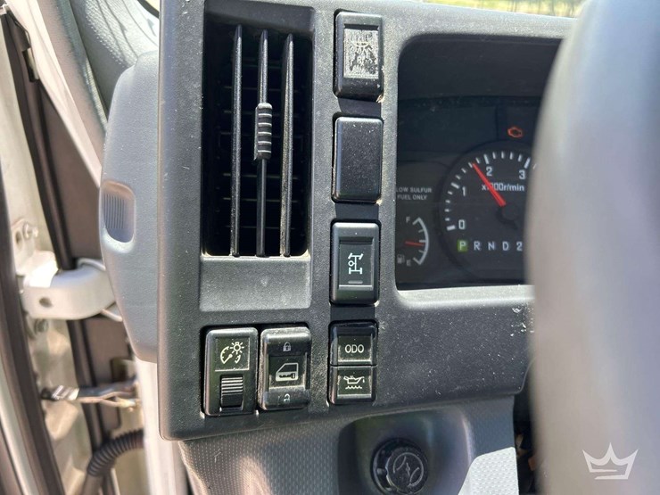2008-isuzu-nrr-image-14