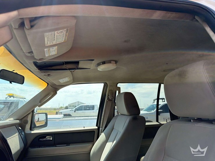 2010-ford-expedition-image-22