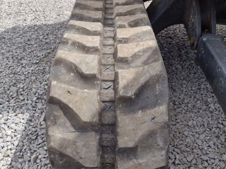 2021-deere-35g-image-30