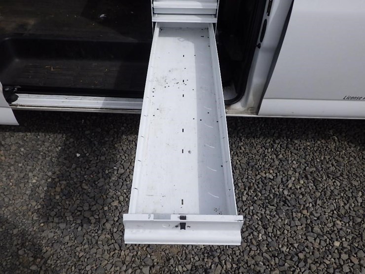 2017-utility-van-image-21