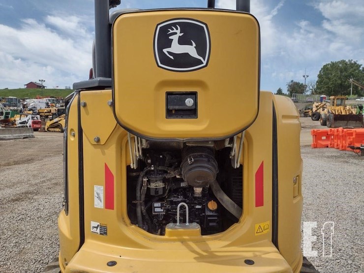2021-deere-35g-image-33