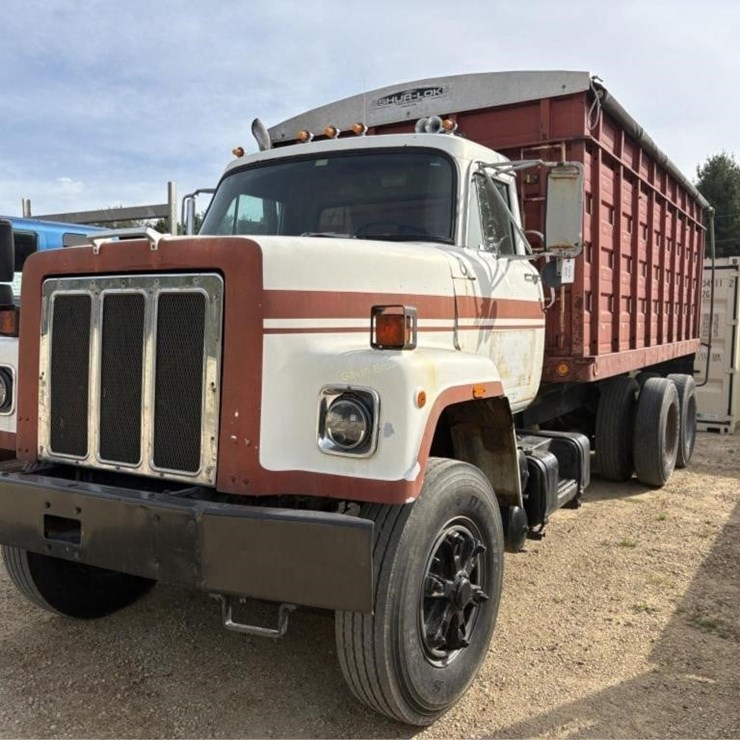 1977 INTERNATIONAL FLEETSTAR 2050A