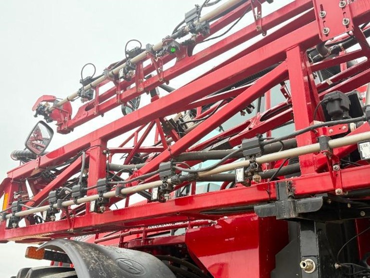 2024-case-ih-trident-5550-image-10