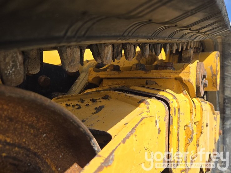 2019-caterpillar-259d3-image-10