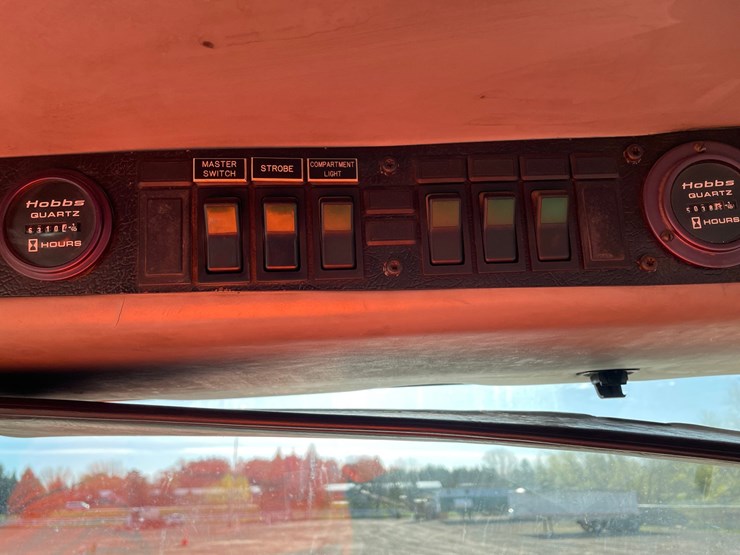 2002-freightliner-fl80-image-57
