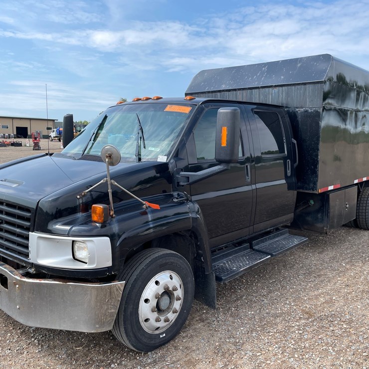 #1460 • 2008 Chevrolet C4500 Chipper Truck (Has MN Title)