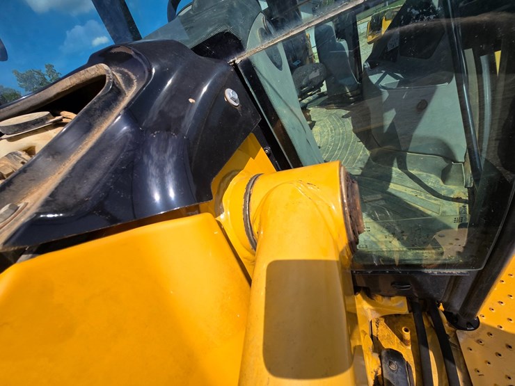 caterpillar-420e-image-101