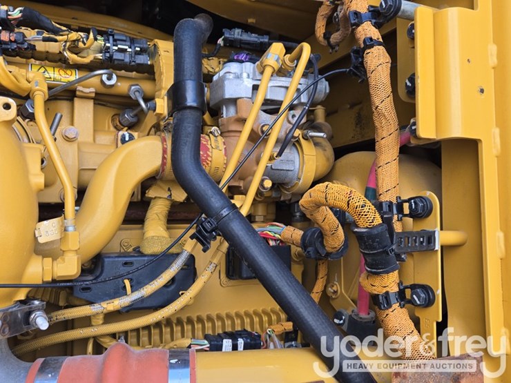 2015-caterpillar-140m3-awd-image-50