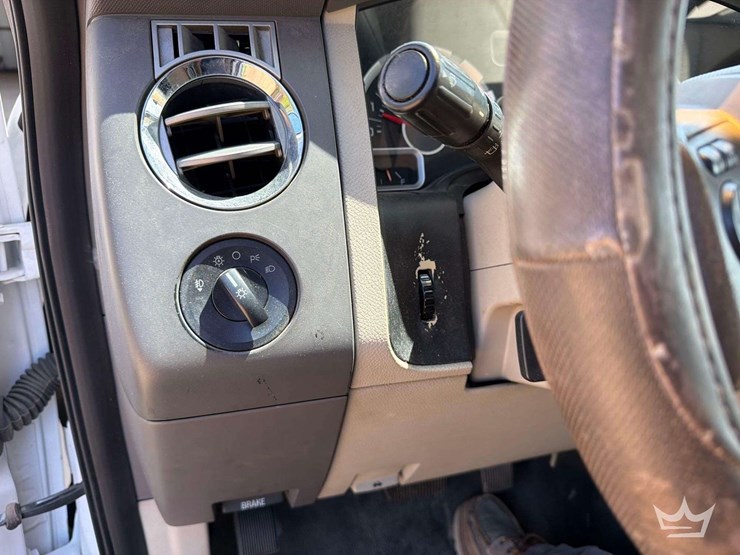 2010-ford-expedition-image-26