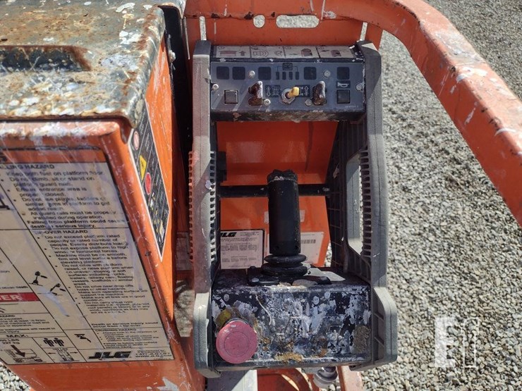2014-jlg-1230es-image-22