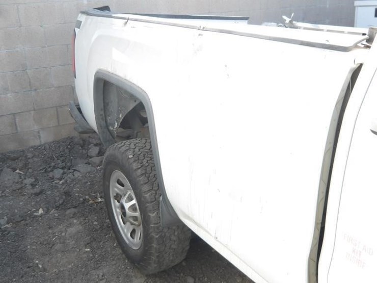 2015-gmc-sierra-3500-image-11