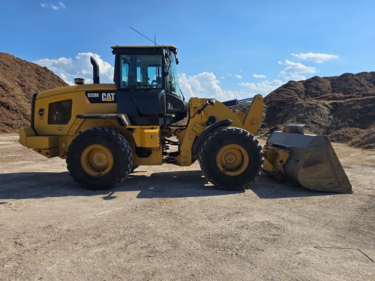 2016-caterpillar-930m-image-13
