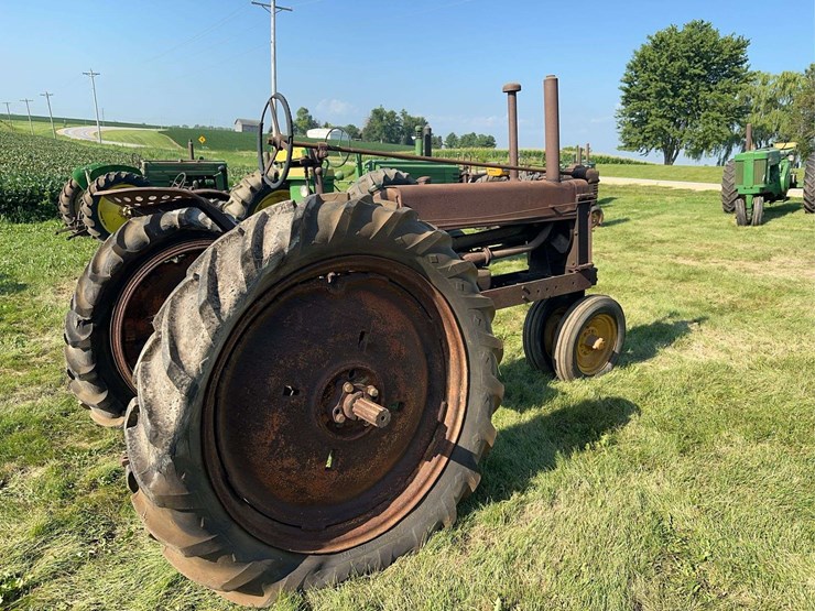 john-deere-b-image-5