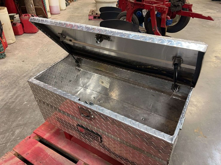 custom-three-point-mounted-toolbox-image-9