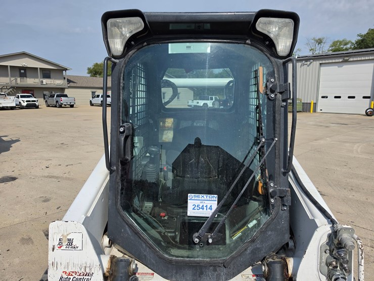 2022-bobcat-t770-image-22