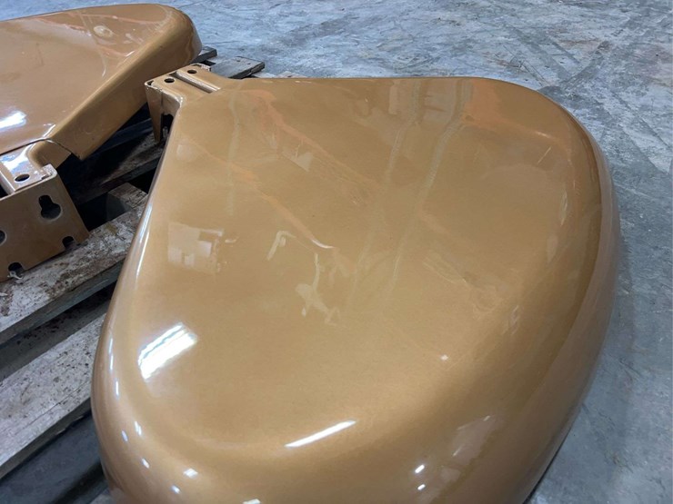 international-harvester-gold-demonstrator-544-row-crop-gas-fenders-image-7