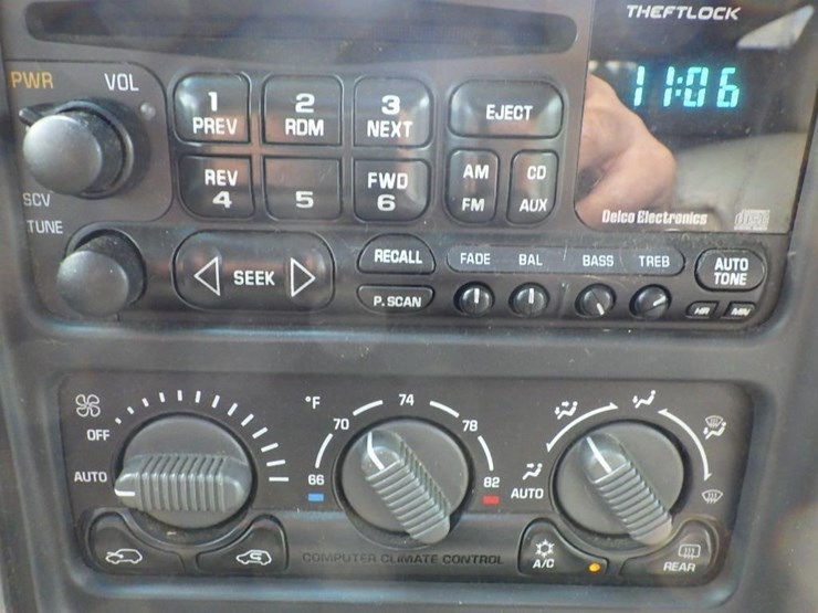 2002-gmc-yukon-xl-image-30