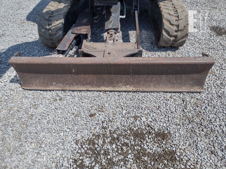 2014-deere-35g-image-18