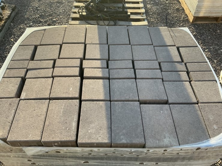 pallet-of-stone-pavers-image-3