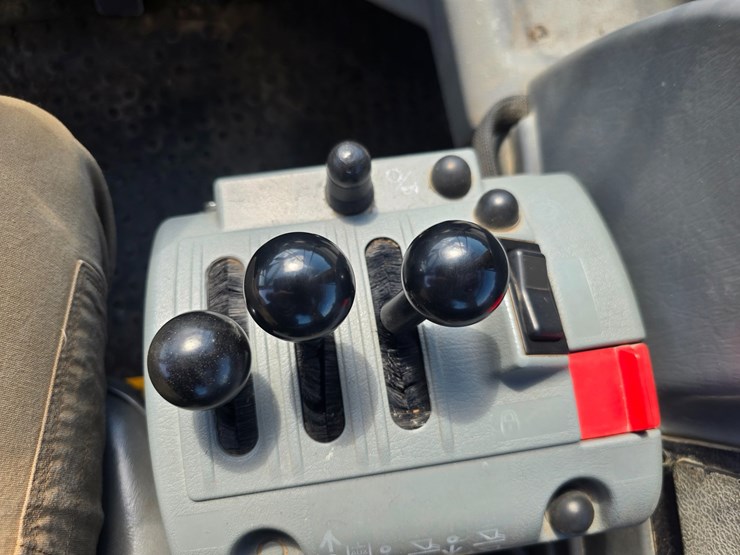 2005-volvo-l90e-image-66