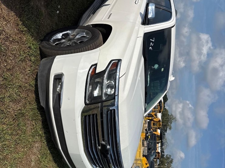 2015-chevrolet-tahoe-image-1