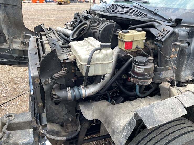 #1459-•-2005-chevrolet-5500-chipper-truck-(has-mn-title)-image-26