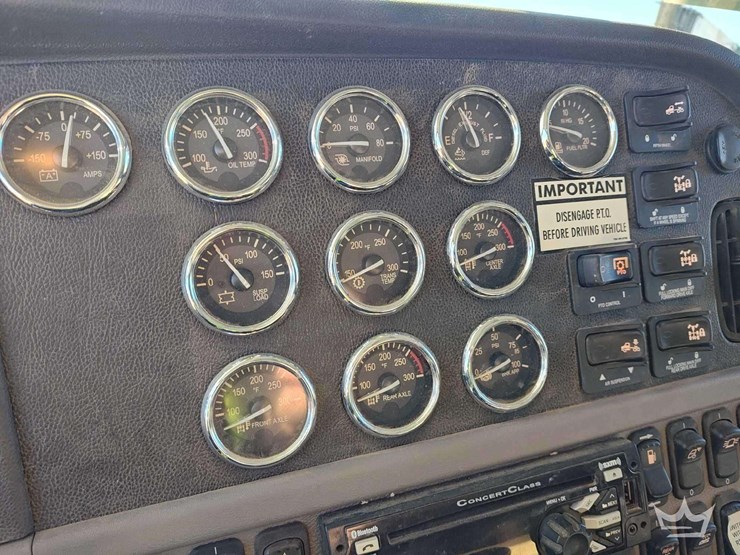 2020-peterbilt-367-image-19