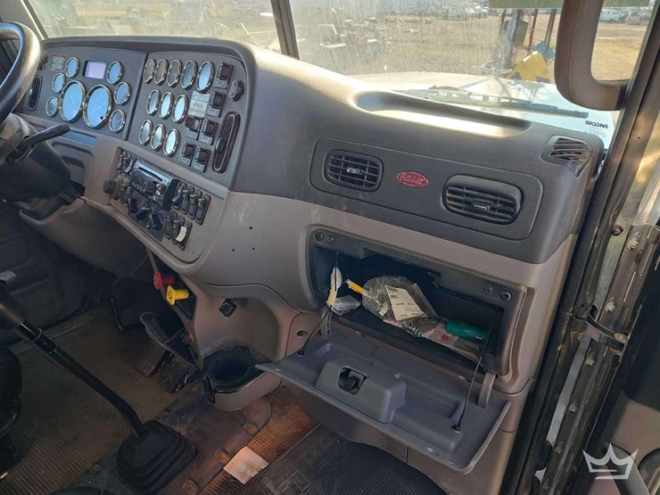 2020-peterbilt-367-image-51