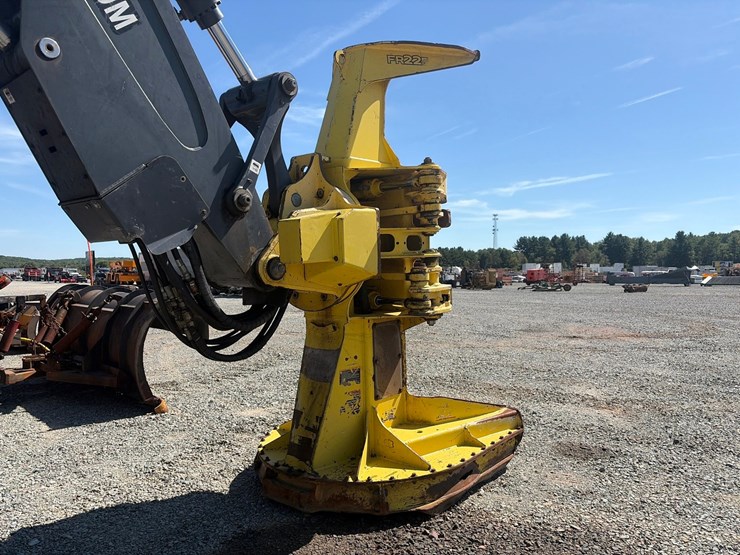 2015-deere-853m-image-11