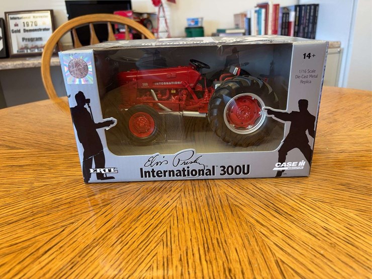 1/16-international-300-utility-elvis-presley-edition-image-4