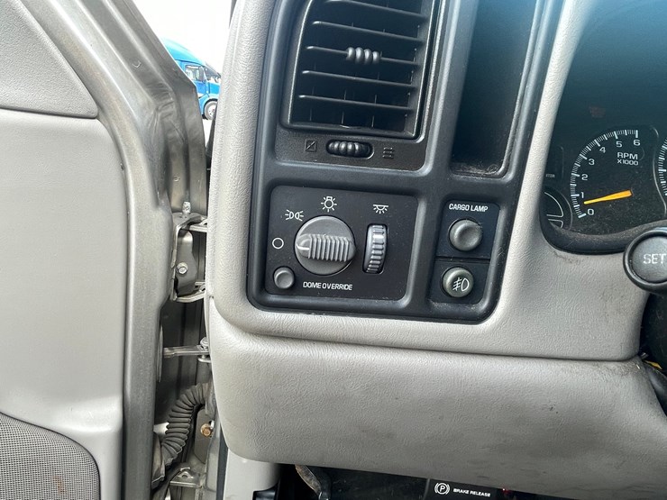 2000-chevrolet-silverado-1500-lt-image-37