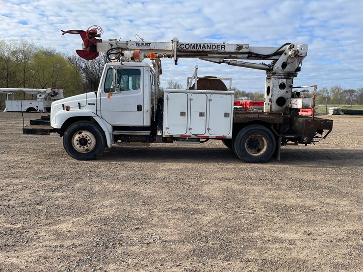 2002-freightliner-fl80-image-2