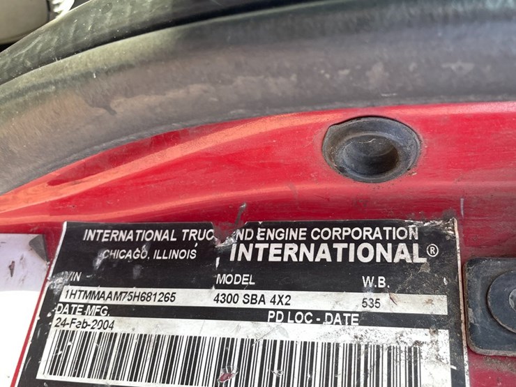 #1486-•-2005-international-flatbed-truck-(has-mn-title)-image-20