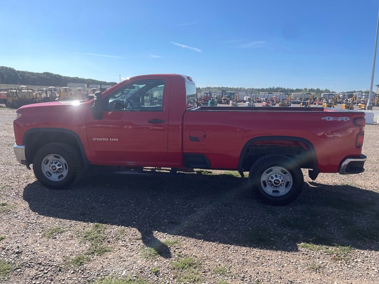 2020-chevrolet-2500-image-2