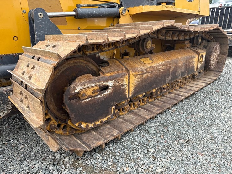 2014-deere-750k-lgp-image-52