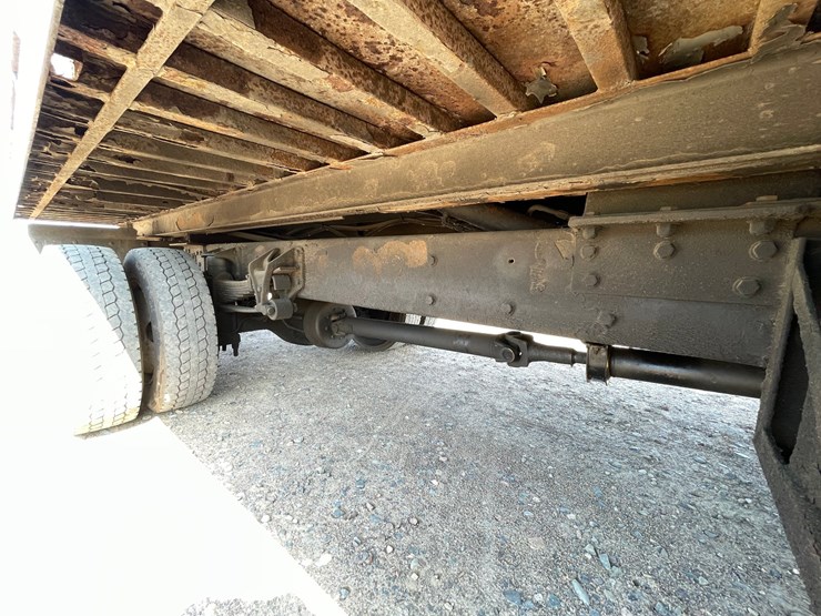 #1486-•-2005-international-flatbed-truck-(has-mn-title)-image-50