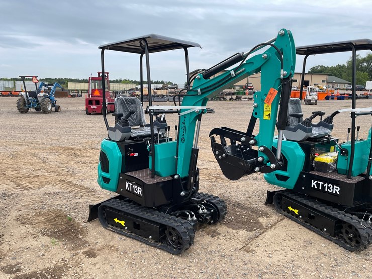 #5524-•-2026-cfg-kt13r-mini-excavator-image-1