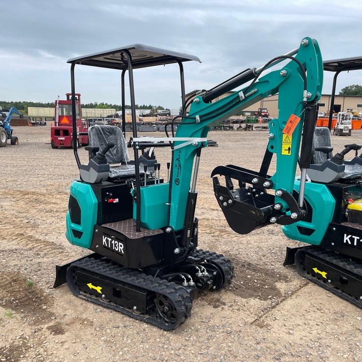 #5524 • 2026 CFG KT13R Mini Excavator