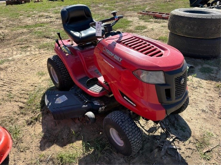 troy-bilt-bronco-image-1
