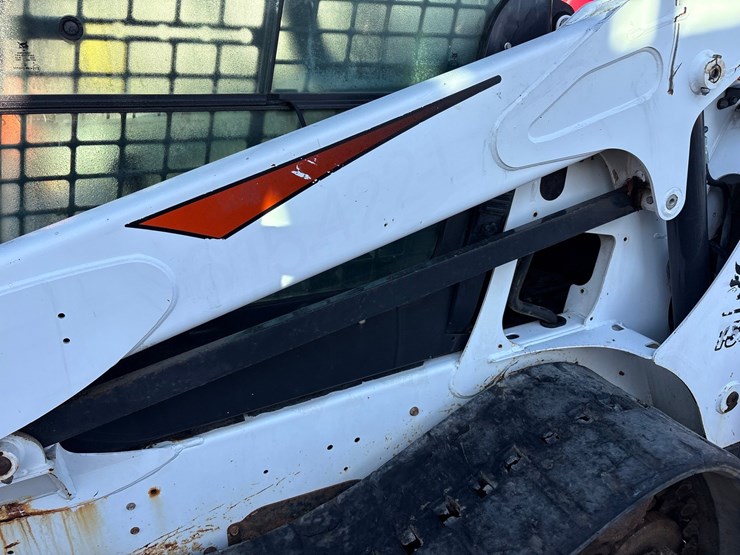 2019-bobcat-t595-image-10