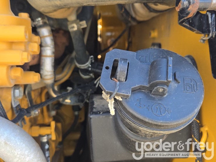 2023-caterpillar-259d3-image-40