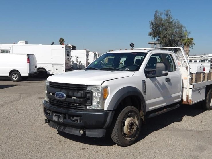 2017-ford-f550-image-1