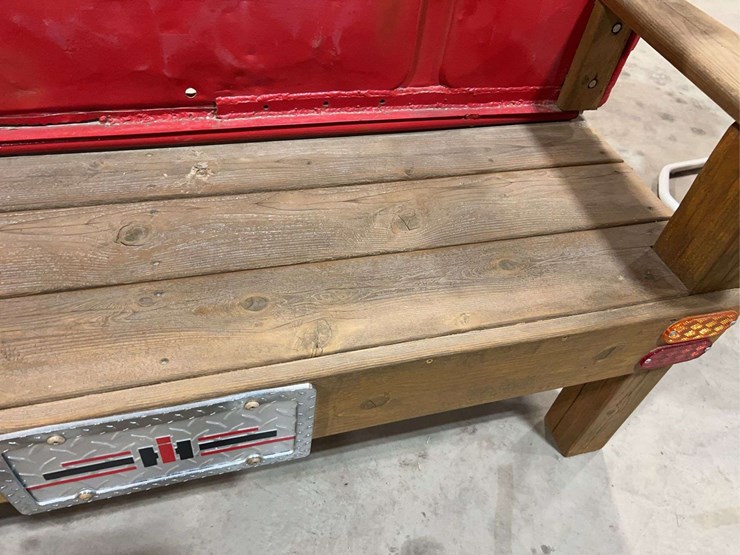custom-international-harvester-tailgate-bench-image-8